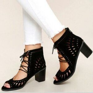 Vince Camuto Tarita Black Suede Laser Cut Lace Up Block Heel Bootie Shoes 6.5